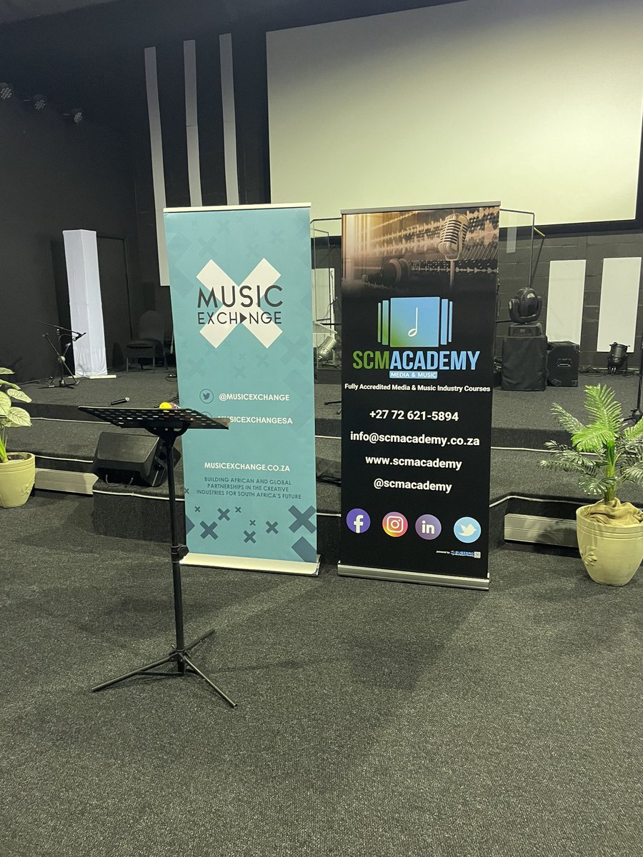 musicexchange's tweet image. Workshop now with @scm_academy in #kuilsriver @guy_redman2