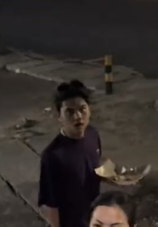 <a href="/kegblgnunfaedh/">Kegoblogan.Unfaedah</a> Salfok sama mas masnya yg ini😭