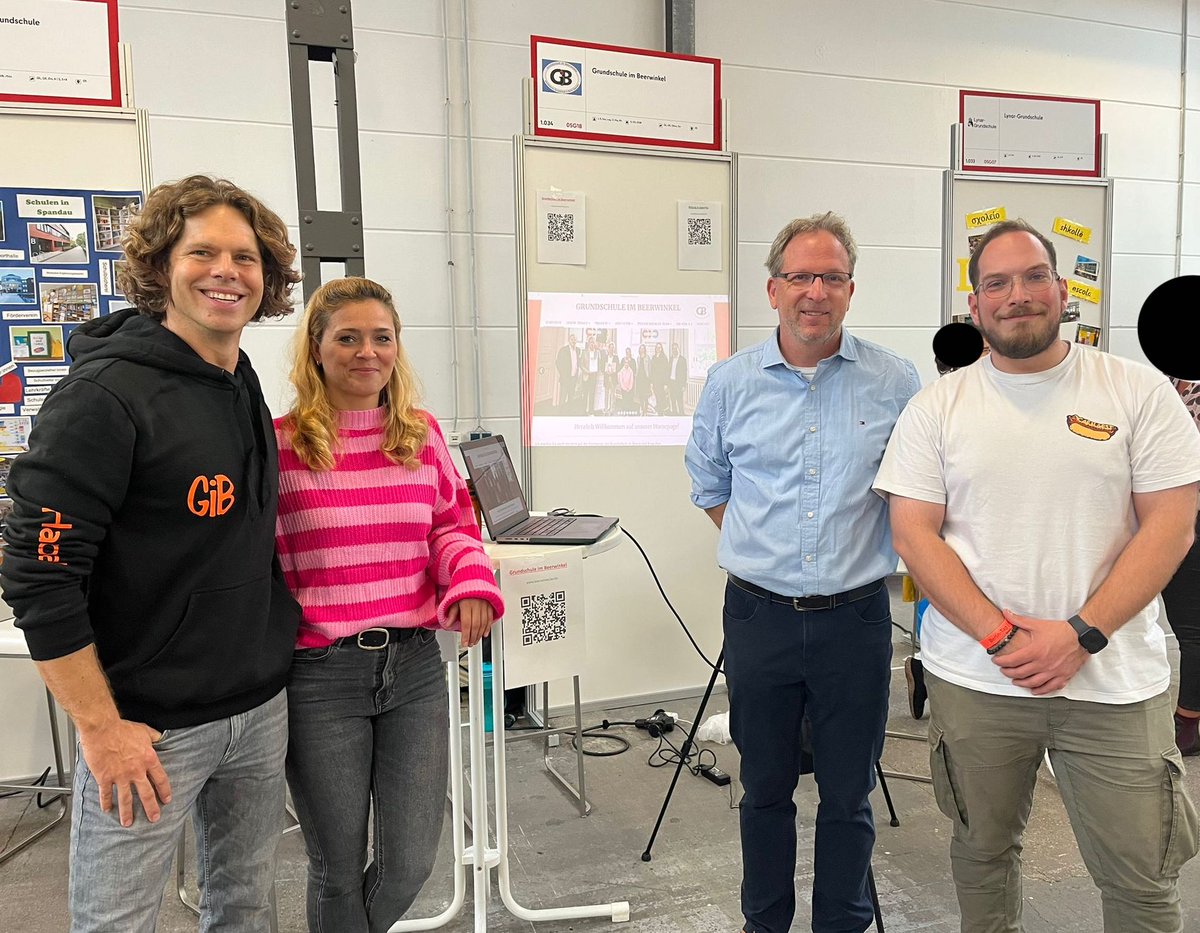 Wir sind auf der Suche nach neuen Kolleginnen und Kollegen für die #Grundschule_im_Beerwinkel &amp; heute beim Berlin-Tag, Deutschlands größter Berufs- und Informationsmesse im Bildungsbereich, vertreten. Kommt gern bei uns vorbei. #berlintag #digitaleslernen #sportbetonung #spandau