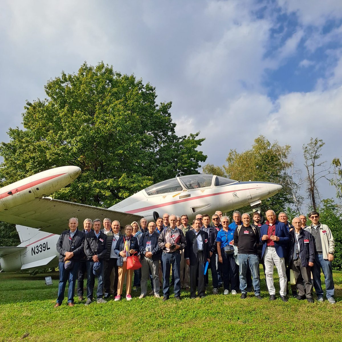 assoaeroarma's tweet photo. โ
Notizie da A.A.A. - #AviatoridItalia ๐
โน๏ธ #13Ottobre Sezione di #Bologna in visita culturale agli stabilimenti #Leonardo Velivoli di Venegono Superiore(VA)
#Aermacchi #PilotClub #GiulioMainini #VenegonoSuperiore https://t.co/SuXZxB0yEi