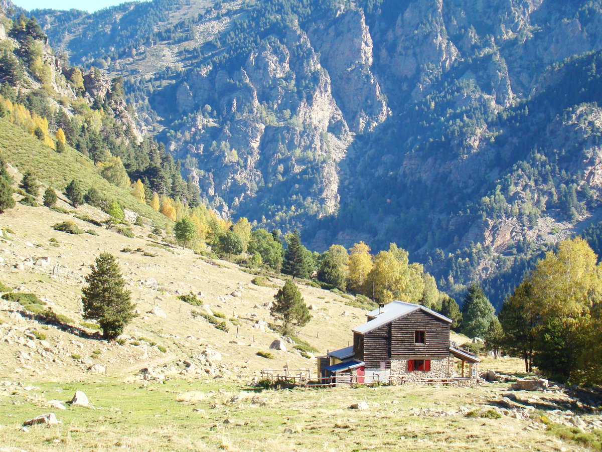 monteditorial's tweet photo. […paratge excepcional protagonista d’un dels trams de la propera GRAND senderista Pirineus Orientals]
.
🔥Properament nou mapa/guia &amp; tracks travessa Pirineus Orientals https://t.co/UAfjL2njiJ