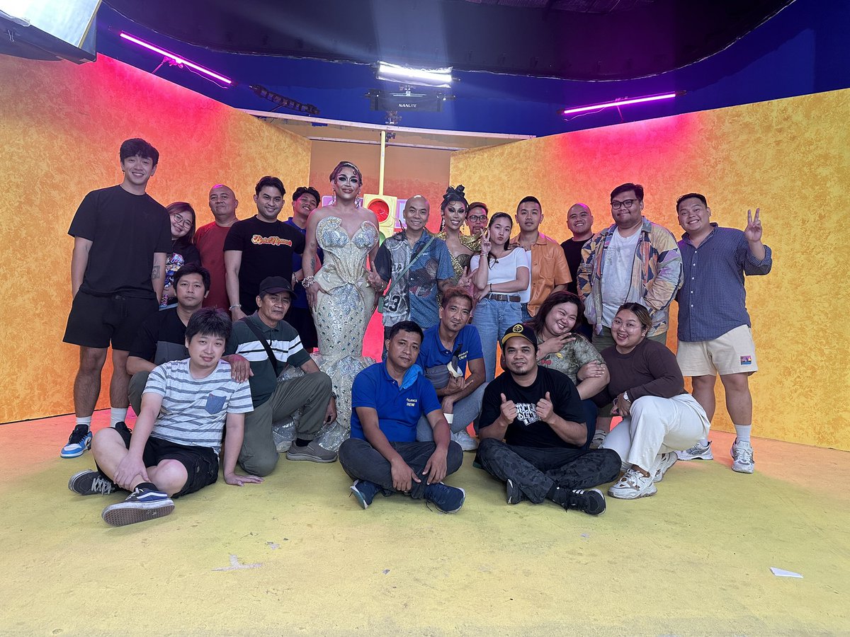 frannyye's tweet photo. Queens. #TheStopOver https://t.co/fqF3gVj7kL @marinaxsummers @PreciousPaulaN @xilhouete @brigiding @turingofficial @itsladymorgana @maxieandreison @minortiz @princemarell @eva_lequeen https://t.co/HuT07EANpw
