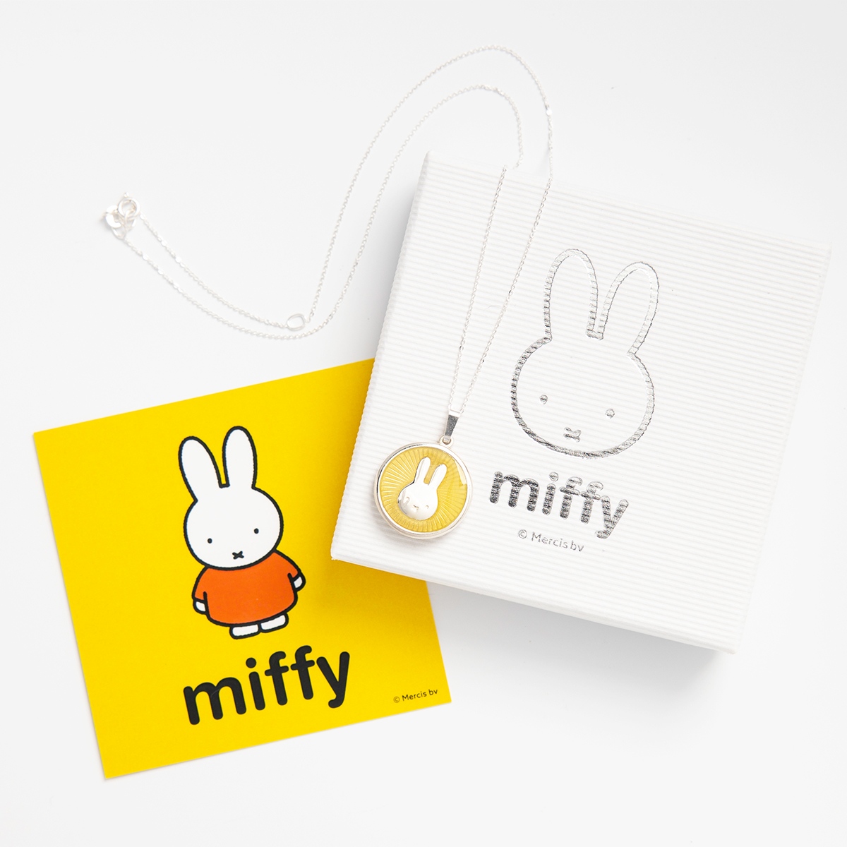 Let Miffy light up your autumn! 🌼

Brighten your day with Licensed To Charm's Yellow Enamel Disc Necklace from their recent collection.

🔗 bit.ly/3LOunXV