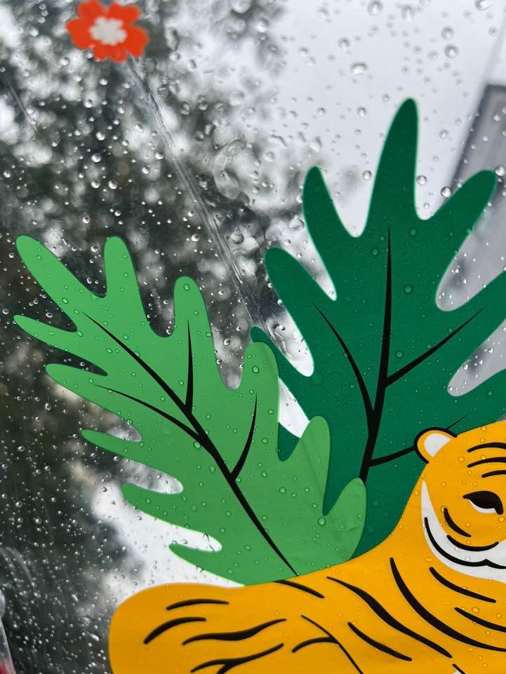 오늘의 날씨 
비가 오다가 지금은 맑음^^
글쓴이 엠캐스터