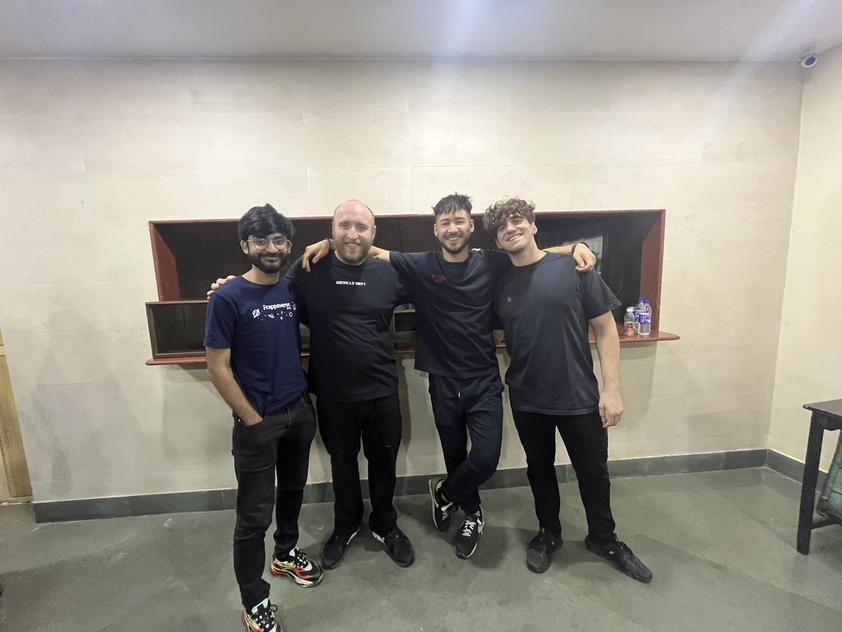 ritvik_sardana's tweet image. Sooooo
This happened yesterday 
Amazing show by @techroastshow 

#techroast 
#mumbai