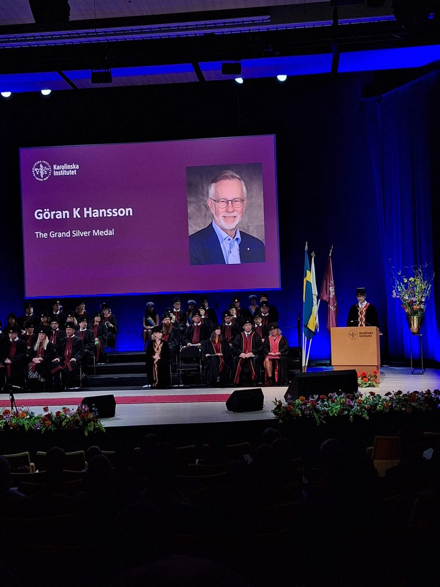 GKH receiving the Grand Silver Medal from Karolinska Institutet, well deserved. 🏅