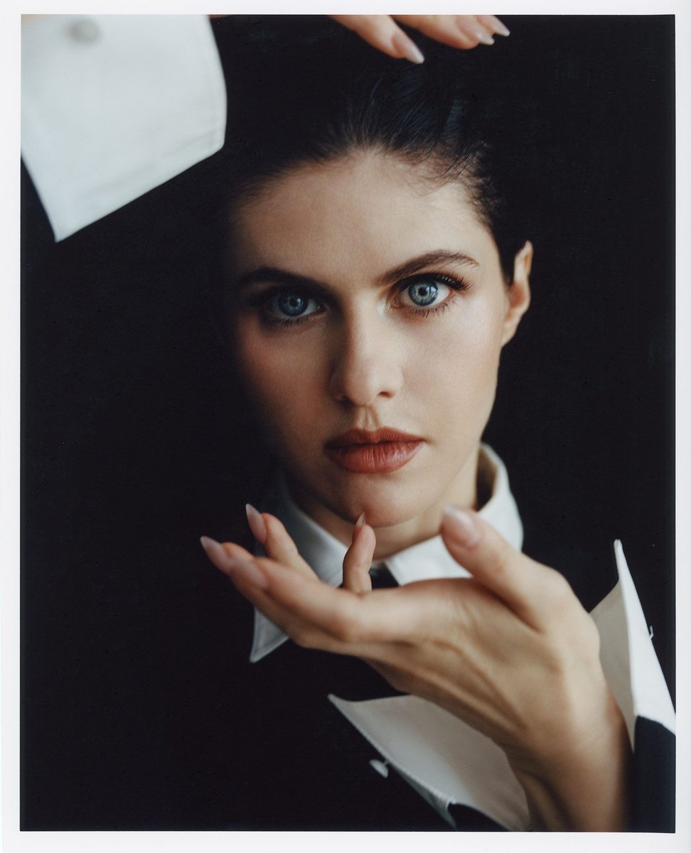 aadaddariocom's tweet photo. Dear Alexandra Daddario - Alexandra for Numéro Netherlands - https://t.co/fDafyzxMfB https://t.co/tVo6OSuME8