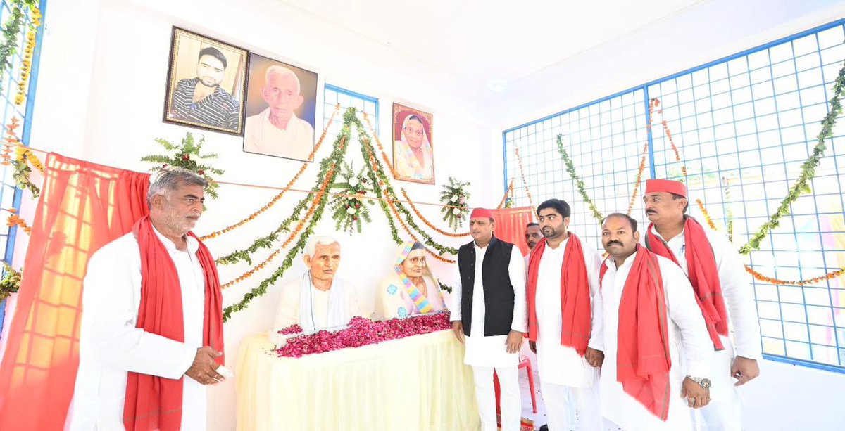 yadavakhilesh's tweet photo. @कानपुर देहात https://t.co/LFKBJnE32J