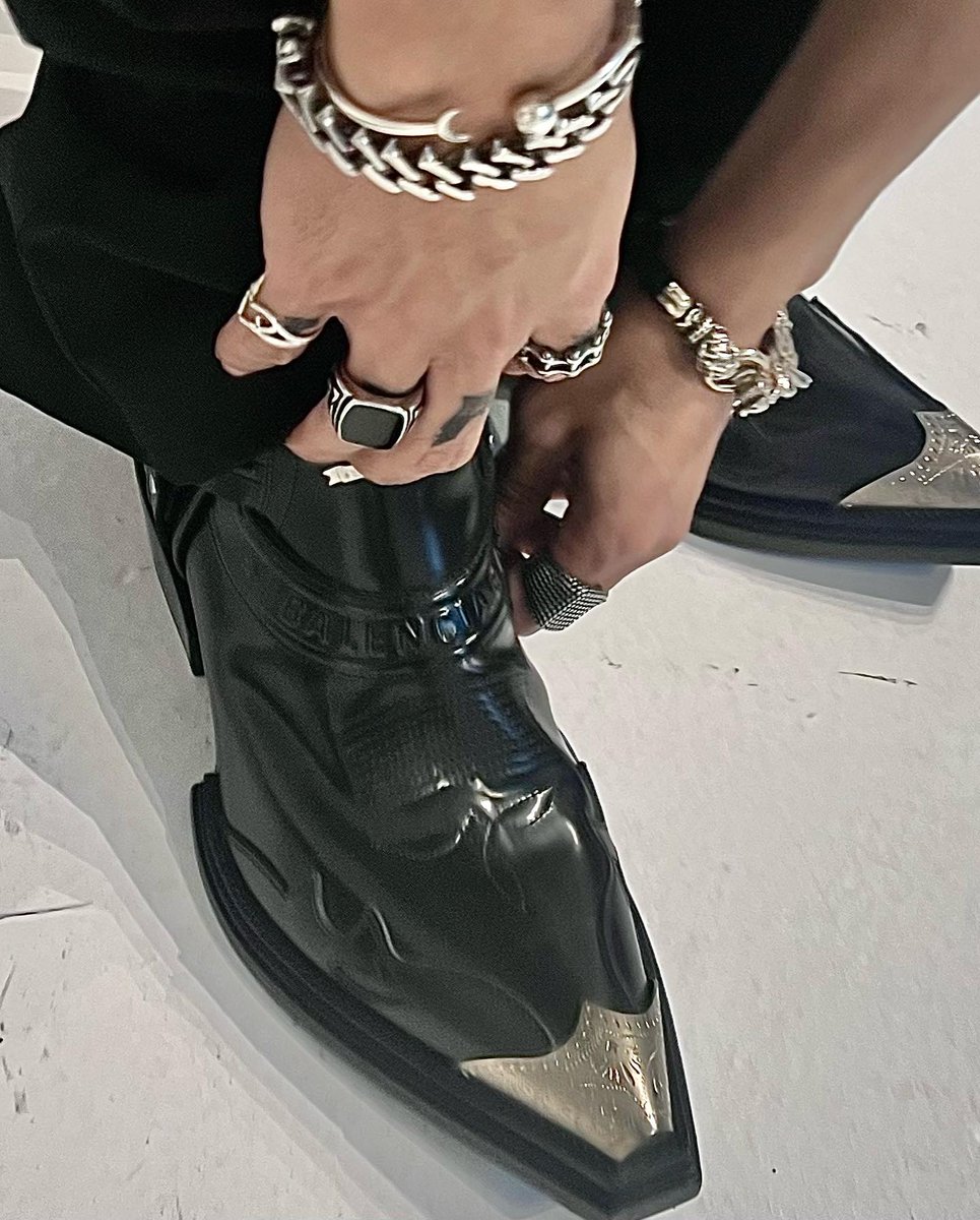 ATINGlobalSoc's tweet photo. Latest posting from our Fashion Prince Ken/Felip!😱

CTTO: Ken Suson FB

@felipsuperior #SB19_KEN
@SB19Official #SB19 https://t.co/TiZU2bVt6Q