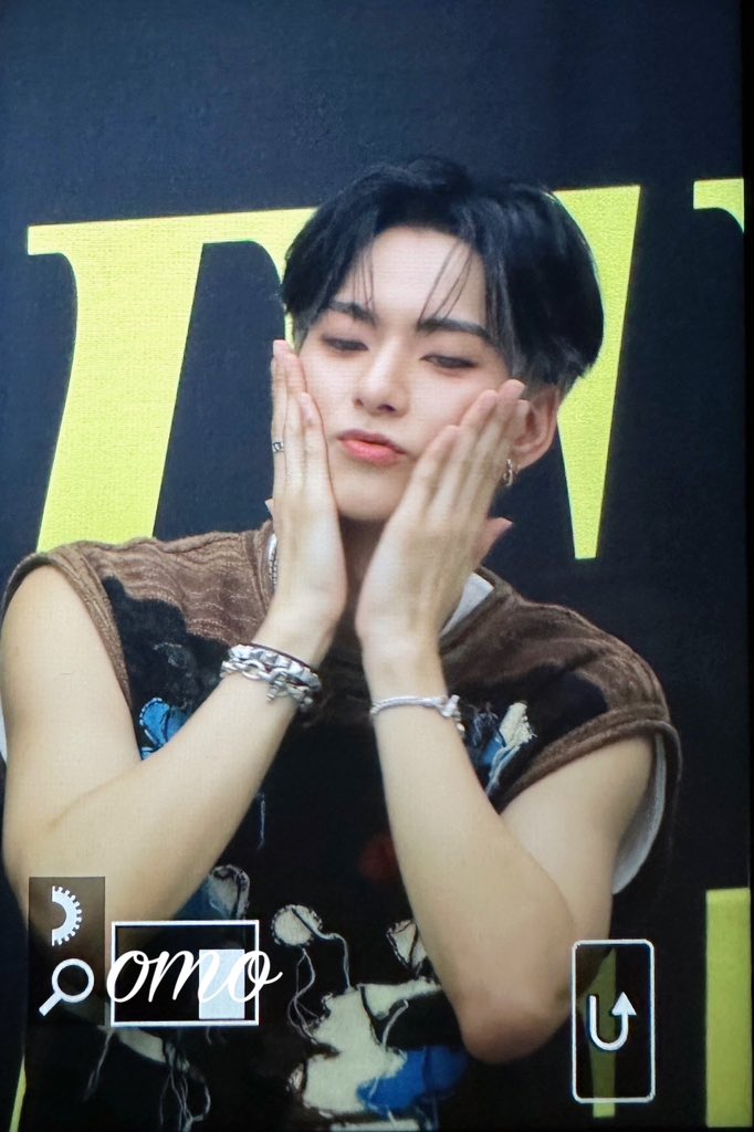 omo20611's tweet photo. 231014 코엑스 팬싸 
#엑스디너리히어로즈 #오드 #XdinaryHeroes #오승민 #Ode https://t.co/CLTQ9u2hI6