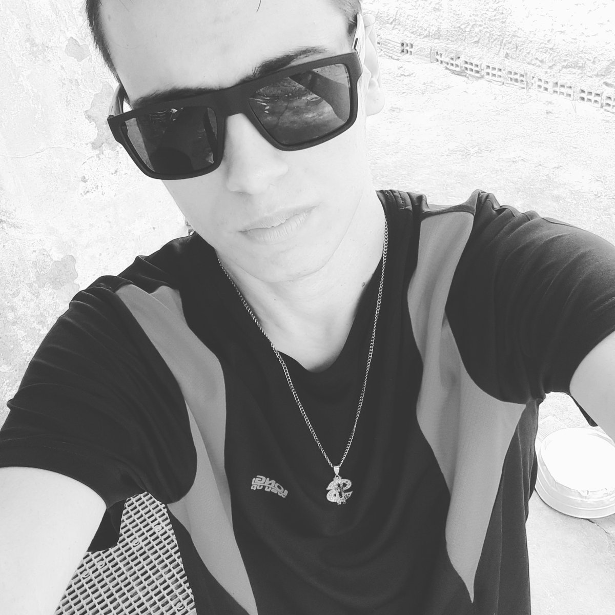 Juninho19963's tweet photo. Eu tento sorrir mais não consigo 

 #Bomdia https://t.co/DCE6rwTDGH