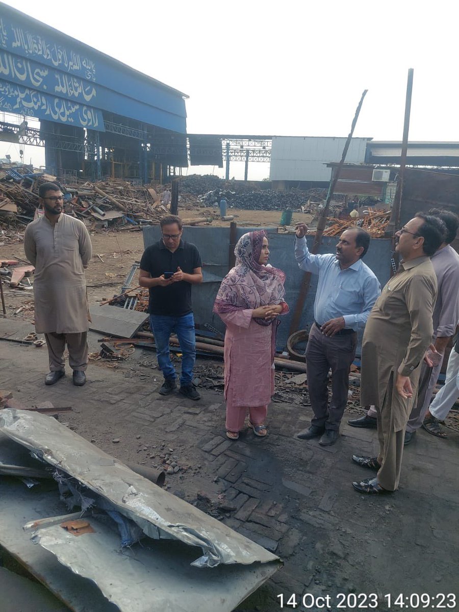 On-site to ensure cleaner air for all! Director (ML&amp;I) is overseeing the work of anti-smog squads. Together, we are working for making it better #AirQuality #AntiSmogSquads #CleanAir"