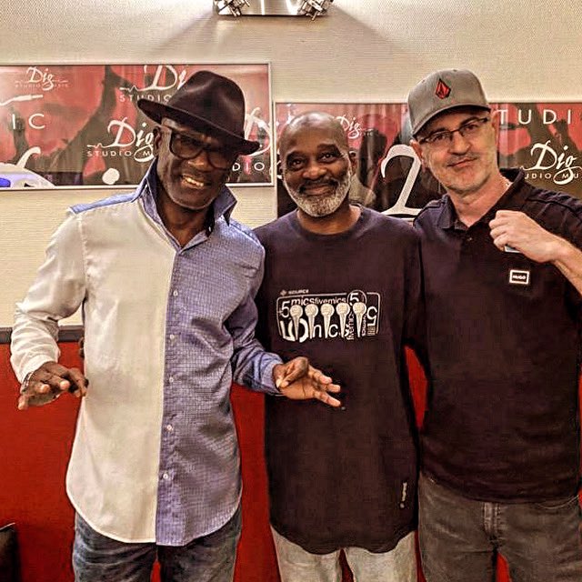 digstudiomusic's tweet photo. @daddyyod @djfun et @alexandregrondeau de @Reggaefr dans le Dig studio music https://t.co/TYpd7GJbEk