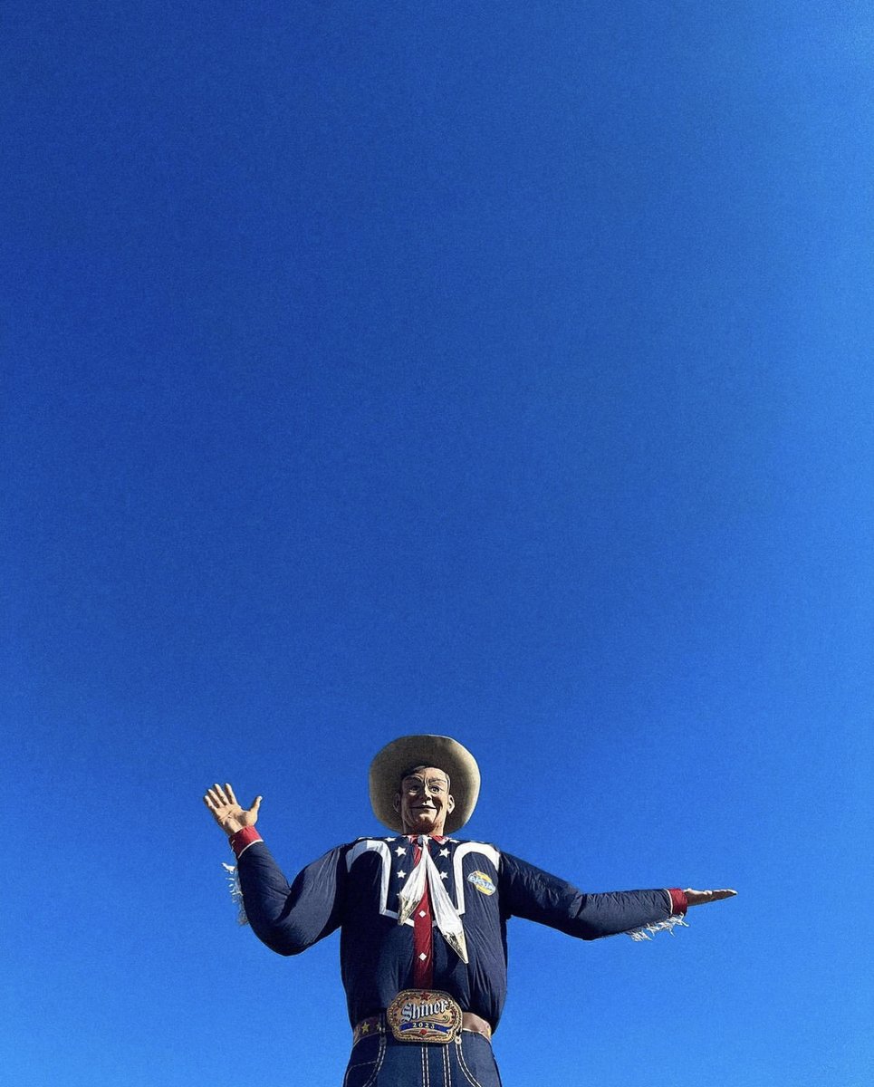StateFairOfTX's tweet photo. Howdy, Folks! We're ready for some weekend views! Who's coming? 🤩 #BigTex #POD
👔: @dickies, @lucchese1883, @shinerbeer
📸: @travisinternet https://t.co/mae6WgHZwo