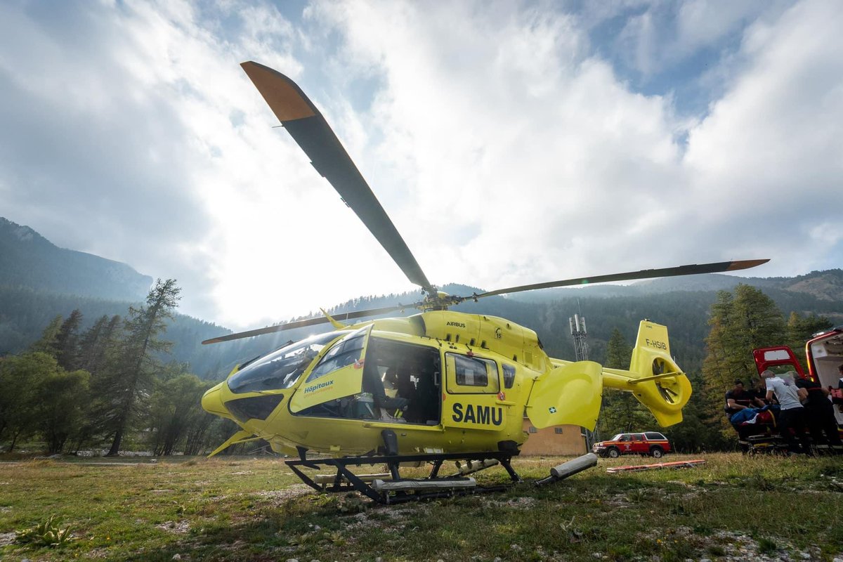 ActuSamu's tweet photo. [ ActuSAMU - Immersion ] : 📸 Immersion ⁉️ #Acte6, THE END ! 

🩺 Notre immersion au #SAMU06 se termine avec cet #Acte6 qui nous aura vraiment marqué ! Article complet sur Facebook. 

📸 Baptiste, photographe #ActuSAMU https://t.co/1TmKC8IhOf