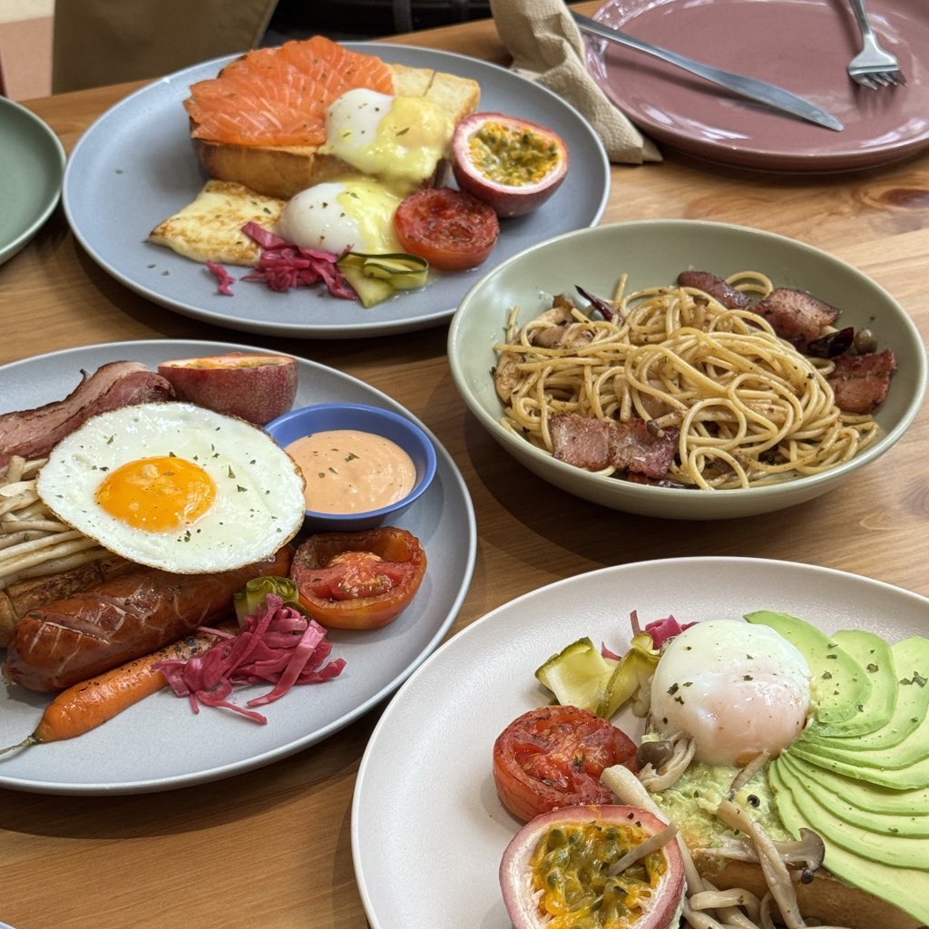 wartcha's tweet photo. มาเชียงใหม่กี่ทีก็ฮีลใจสุดๆกับร้านนี้ klay cafe เป็นบรันช์ดีๆกลางนิมมานซอย 5 เทสดี แสงดี ถ่ายรูป นั่งชิล ครบสุดๆ ไวบ์ดีมาก @aroii @reviewchiangmai #อร่อยบอกต่อ #รีวิวคาเฟ่ #รีวิวเชียงใหม่ #reviewchiangmai #คาเฟ่เชียงใหม่ #ทีมมช https://t.co/NPf48gYrp4