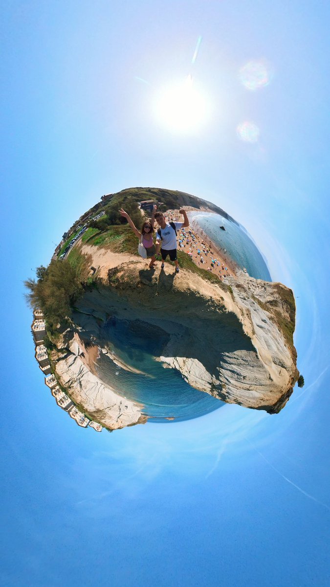 XueQuintas's tweet photo. 🛸🌴 https://t.co/pt1rLu406T