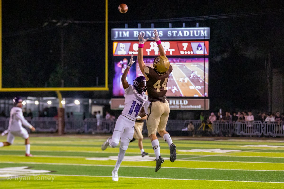 This dude is a man among boys. @PJernegan gets double teamed weekly & still finds way to contribute in big ways & on both sides of the ball. @SFGoldenKnights is 3-0 in Angelus League play after Friday's 41-25 victory over Cathedral. @AthleticsSFHS Photo by @YouKnowRyno