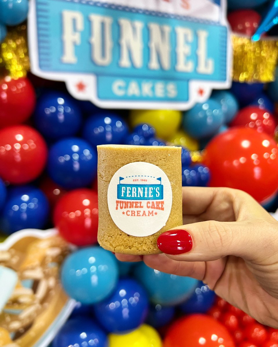 EVERYONE is loving these cinnamon churro edible shot glasses filled with our ice cold #FerniesFunnelCakeCream Cocktail! 
Available at all five of our locations out at <a href="/StateFairOfTX/">State Fair of Texas</a> ! 8 days left to come and grab one!