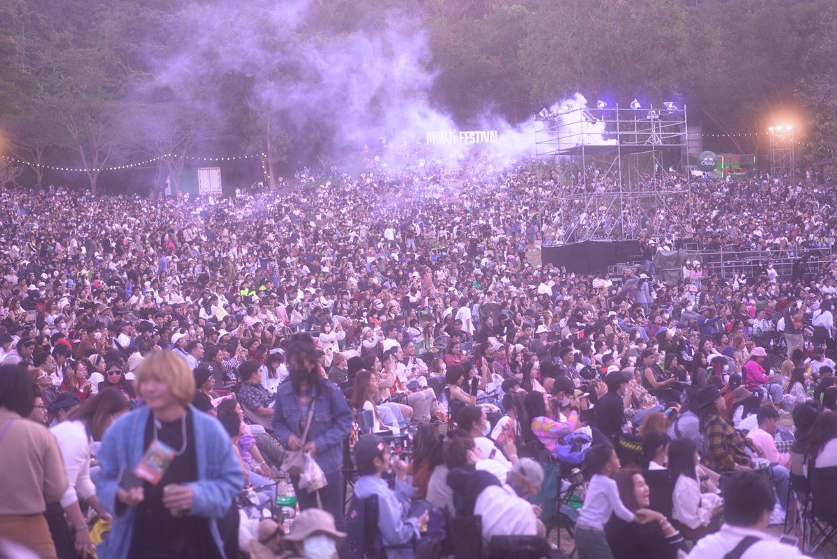 mori_tsubasa's tweet photo. 【ご報告】

2024年1月27日(日)
MUUJI FESTIVAL2024
森 翼の出演が決定しました！

今年アポ無しで飛び込んだタイ。
この国で生活をして文化や言葉の違いに触れた。そして色んなFESやライブハウスのステージにも立った。そこで出会った音楽仲間と現在、合同制作もしてる。
MUUJI FESTIVAL。2023は日本人が僕しかいなかったけど、来年2024はBALLISTIK BOYZ、PSYCHIC FEVERも参戦。LDHの皆さんは日本博でもパフォーマンスしてたね。僕の出演はなんだか逆輸入的な感じで決まりました。海外に限らず日本国内でも、自分の気持ちと行動次第で切り拓ける道がまだまだあるよな。まだまだはちょっと言いすぎたかもやけど、でも、まだある。必ず。どんな結果が出たとしてもちゃんとやりきりたいね。ひとまず、こういう嬉しい報告ができてよかった。海外チャレンジ、応援してくれてる人ありがとう。引き続きよろしくです！

明日は新潟長岡で歌ってきます。
今、ときに乗って向かってます。
嬉しい報告なので拡散してほしい。

#11月28日新宿ReNY
#リリースパーティー
#12月3日渋谷Rex
#森翼バンドワンマン