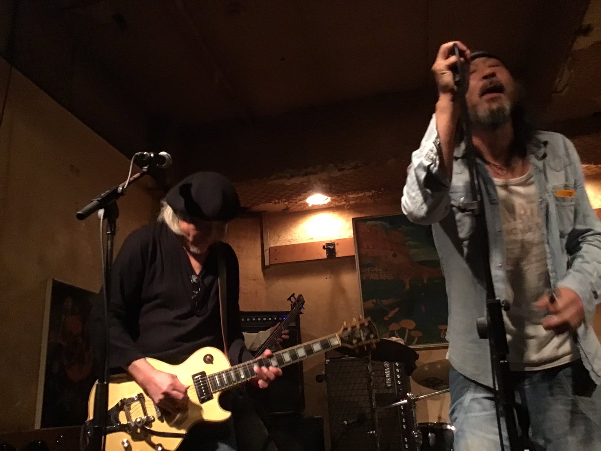 srvpride_joy's tweet image. zerozone見て来た＼( 'ω')／かっけーェェ
地球屋はいつも楽しいー
こんな尖ったバンド、ないわ
来月18(土)も地球屋❗️
#zerozone
#地球屋