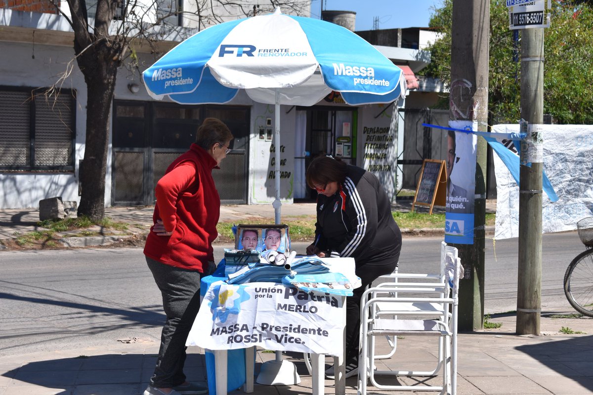 _Raul_Diaz's tweet photo. #LaBanderaNosUne 🇦🇷 para cuidar nuestra industria nacional y los millones de puestos de trabajo que genera.
Sergio Massa presidente 🇦🇷 https://t.co/twkYvwNfle
