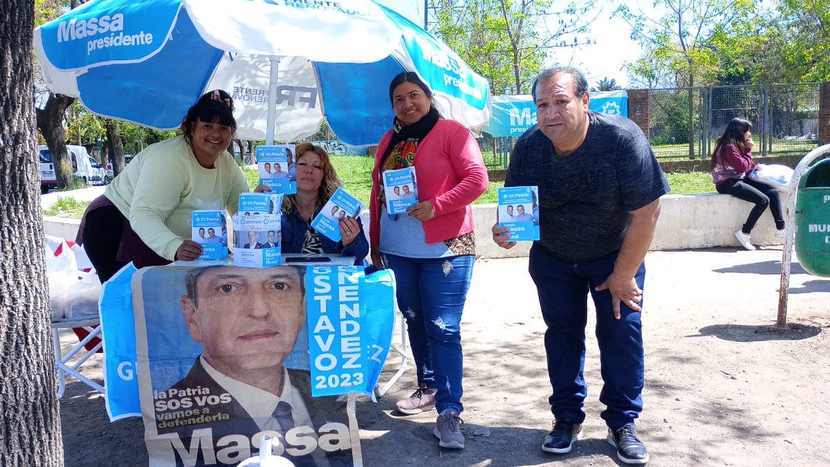 _Raul_Diaz's tweet photo. #LaBanderaNosUne 🇦🇷 para defendernos de los que quieren volver a las épocas más oscuras de nuestra historia.
Sergio Massa presidente 🇦🇷 https://t.co/2BgE9cvRwp