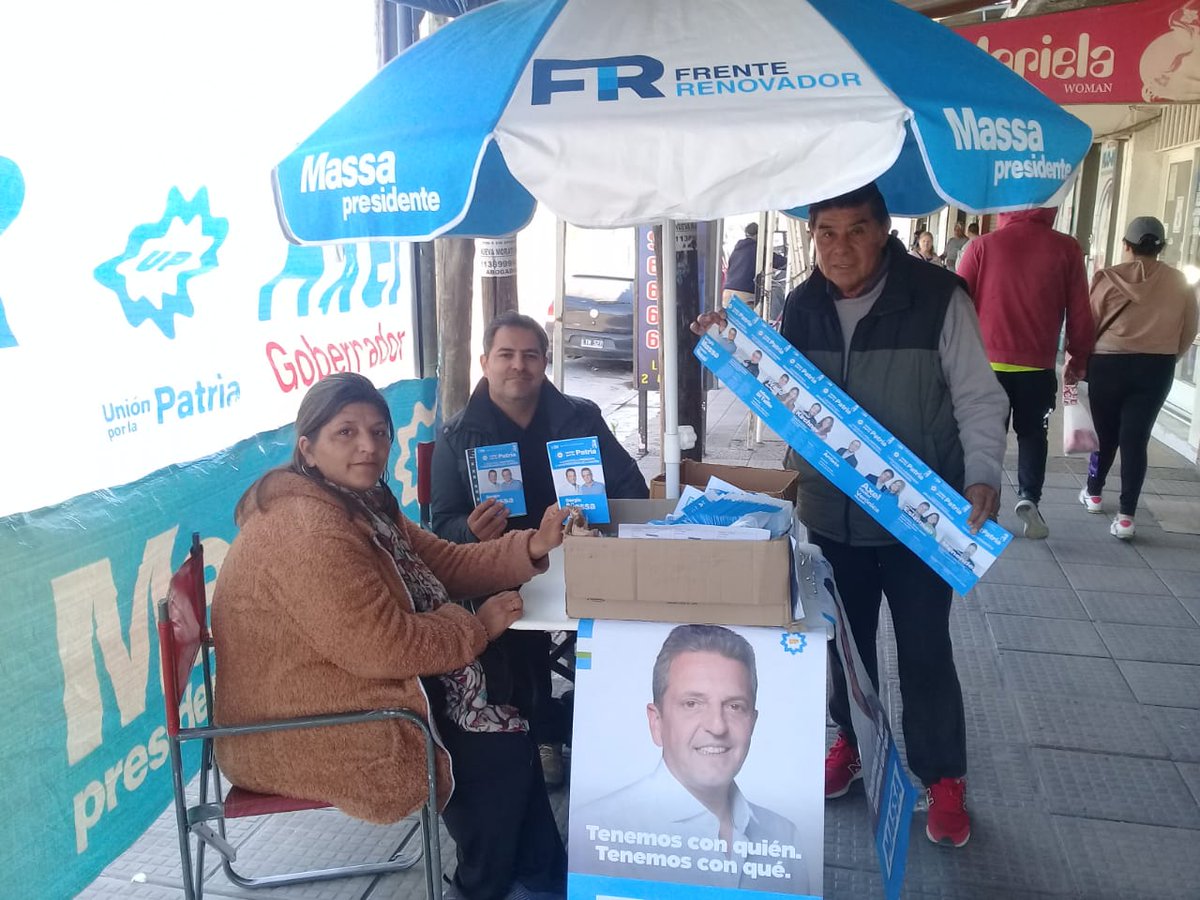 _Raul_Diaz's tweet photo. #LaBanderaNosUne 🇦🇷 porque sabemos que somos un gran país, con un pueblo trabajador que quiere el mejor futuro para sus hijos y sus nietos.
Sergio Massa presidente 🇦🇷 https://t.co/kSmYf2Q8pc