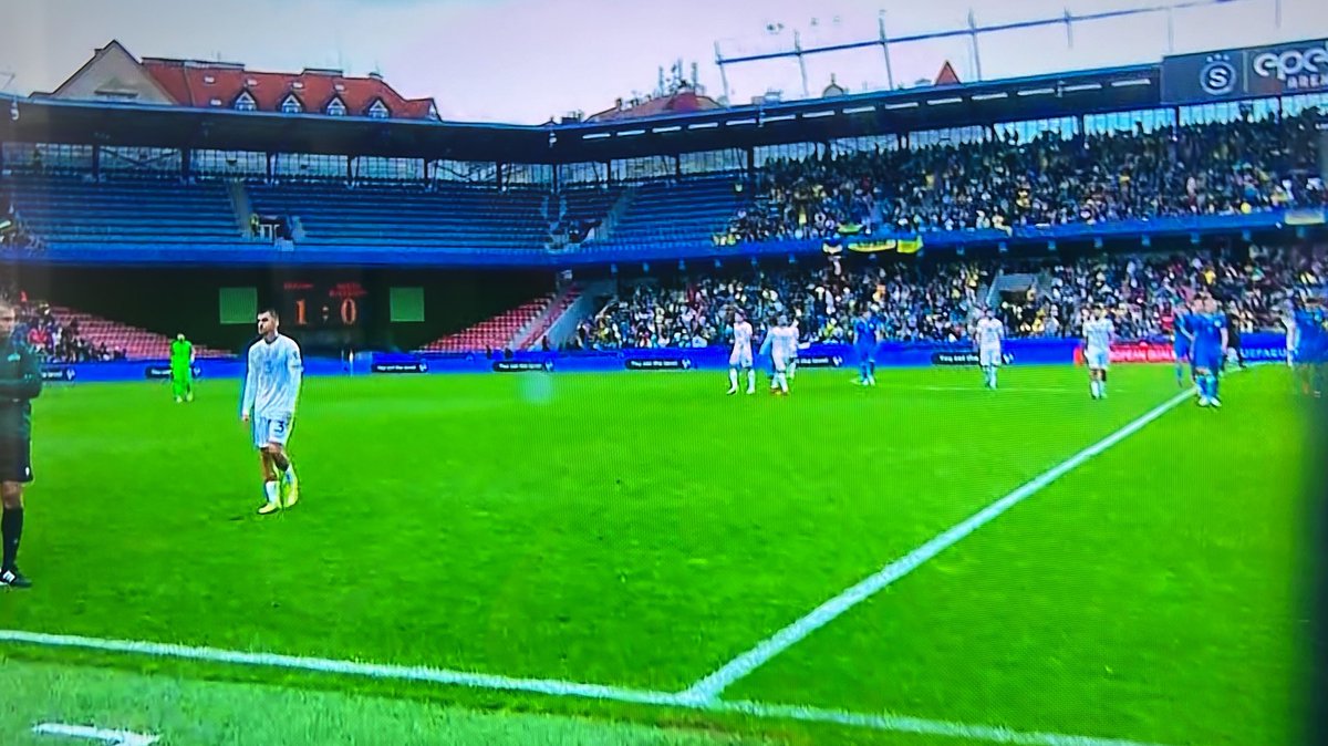 HT: Ukraine 1-0 Macedonia 

Frustrating to concede a goal out of nothing really. Took us 30 minutes to get into the match but have had various chances to get back level. 

Elmas, Alioski & Bardhi on that left hand side have been a joy to watch. 

#UKRMKD