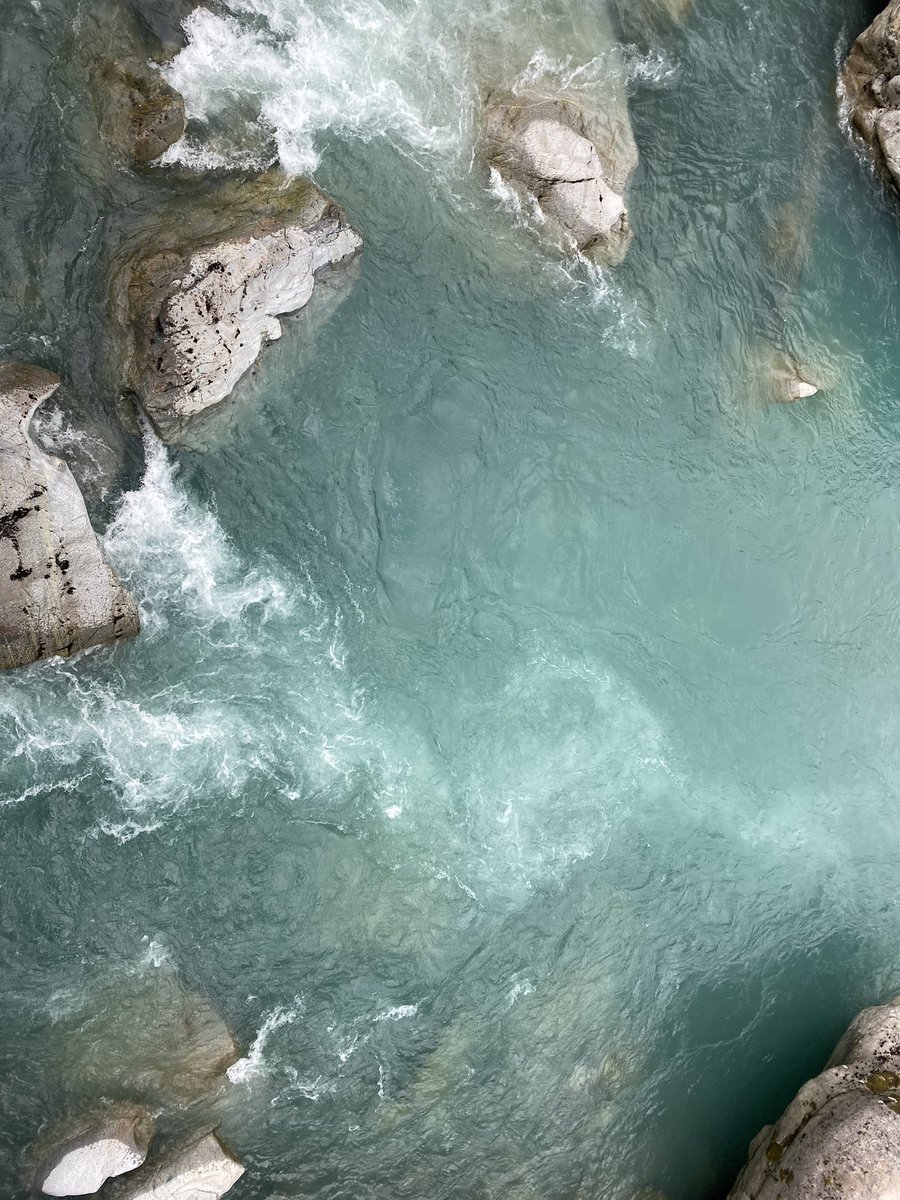 plancton_andino's tweet image. Aguas de deshielo del rio blanco las cuales generen plumas de turbiedad en el mar debido a partículas muy finas #sill #fiordoglaciar