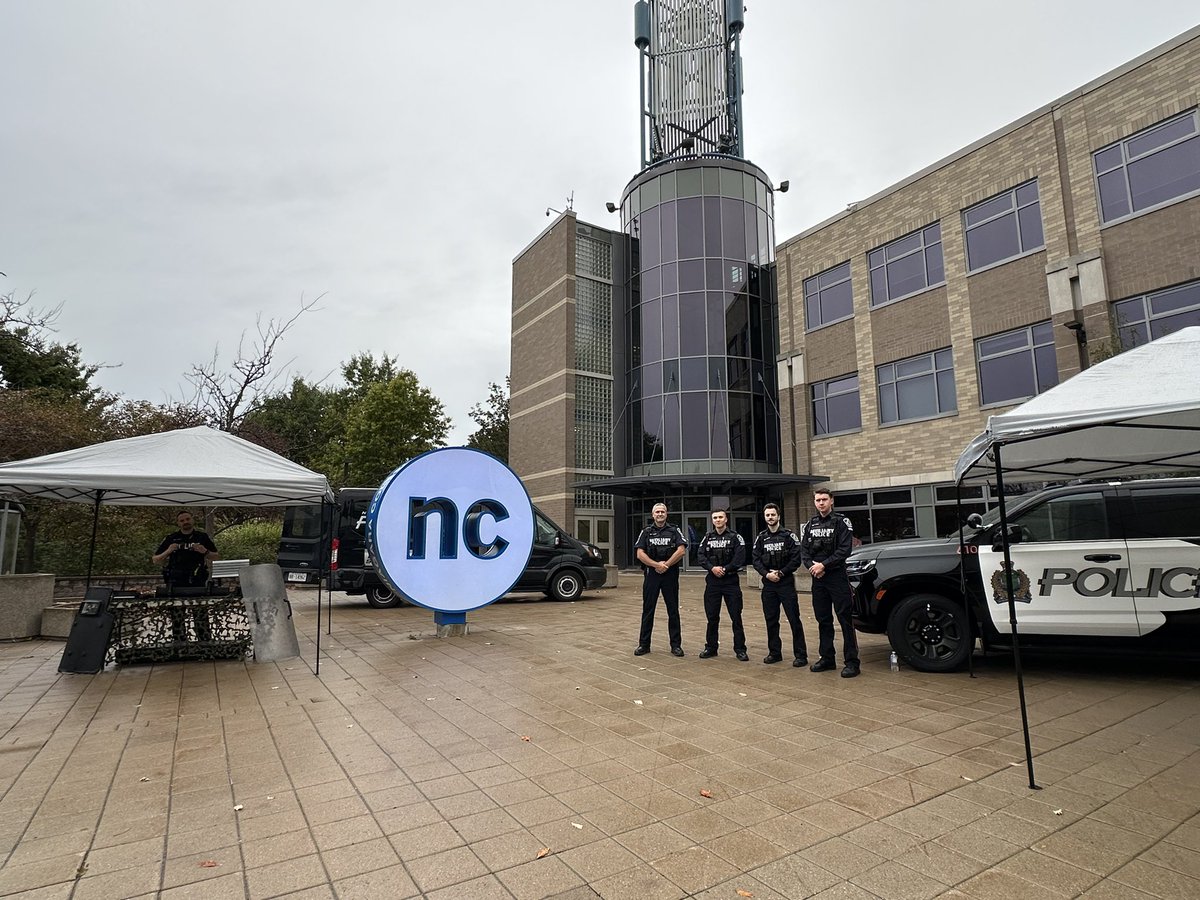 NiagRegPolice's tweet photo. Join us and 21 other agencies today for the Niagara Police &amp; Security Career Expo! 

10am - 2pm at Niagara College (Niagara On The Lake Campus). Careers as 911 Communicators, Clerical Positions, Police Constables, Special Constables &amp; Auxiliary Officers! 

@NRPSRecruiting https://t.co/UT4UuUXfbn