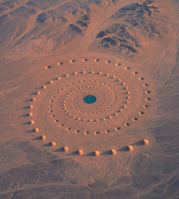 Desert Breath,1995-97, monumental land art, Eastern Sahara, Egypt by Danae Stratou, Alexandra Stratou, Stella Constantinides #WomensArt
