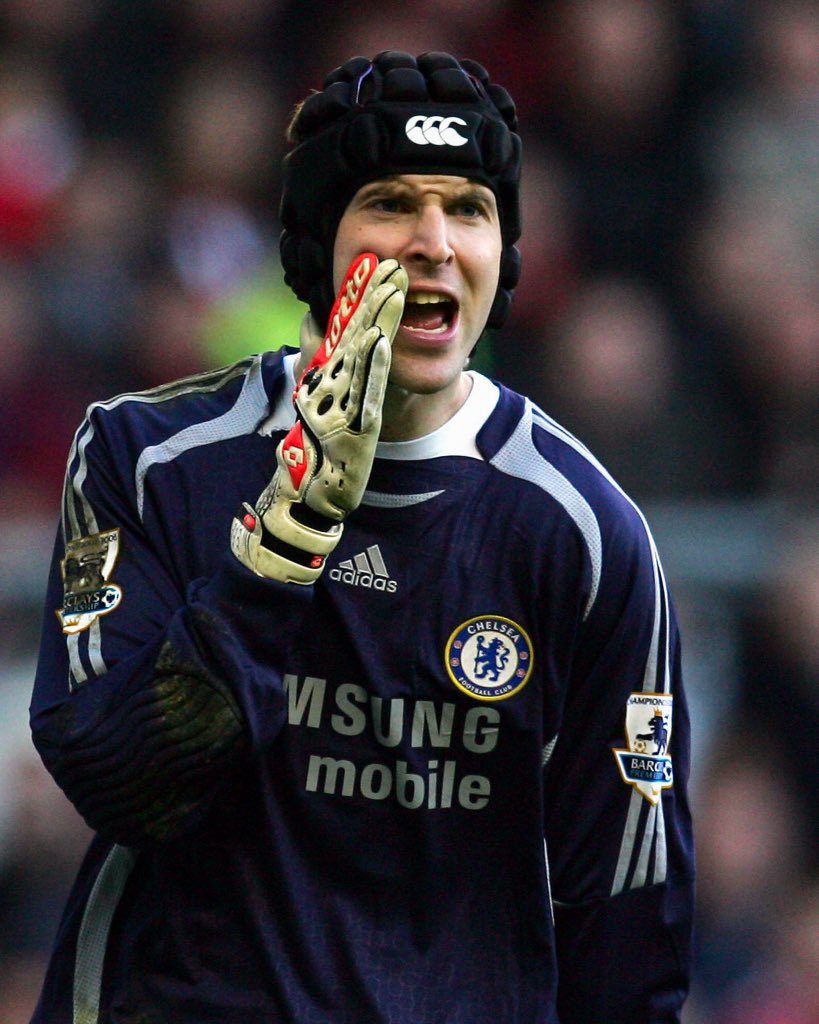 On 20 January 2007, our goalkeeping great returned to action, sporting a new helmet that would become his trademark.