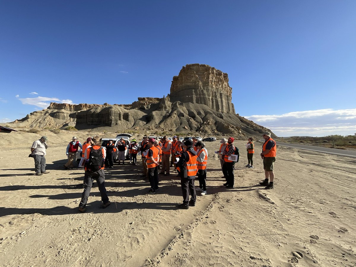 Virtualgeol's tweet photo. Excellent couple of days at the @SEPMGEO #parasequence conference in my second home of eastern Utah - great rocks, great discussion and great people. https://t.co/SMDzkpe2mn