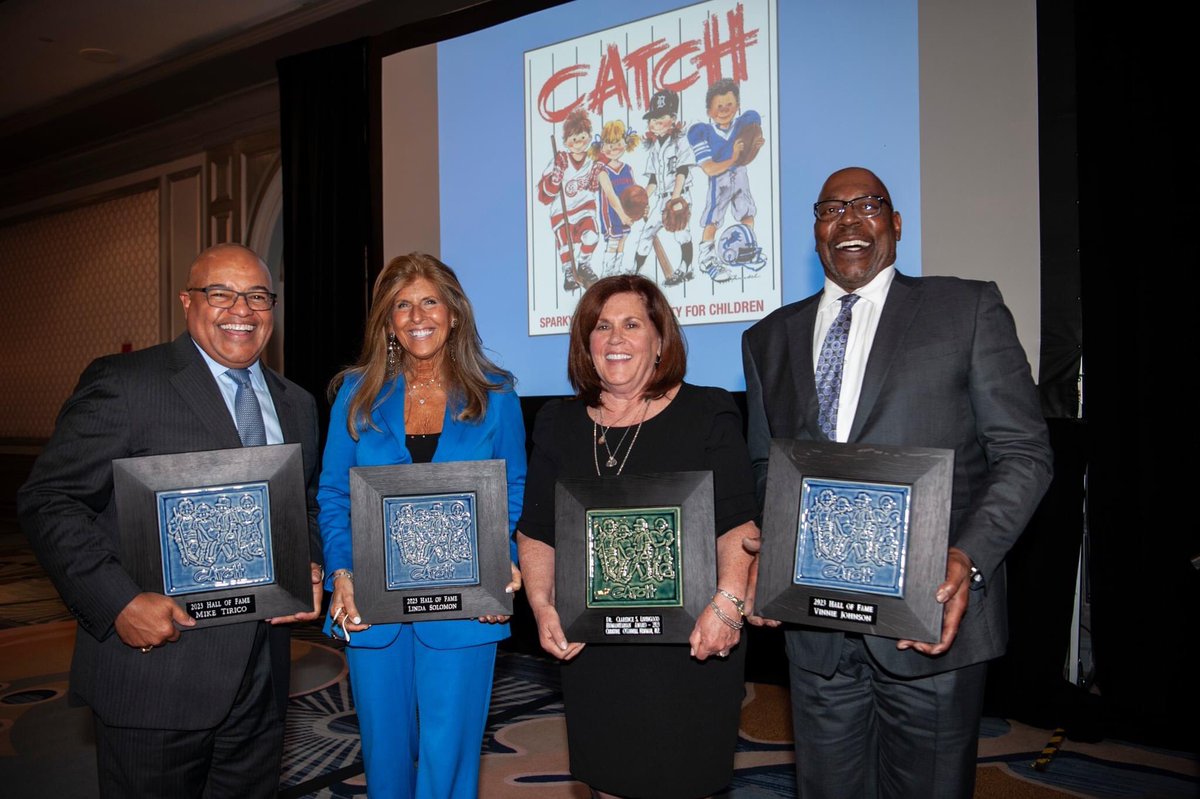 CATCHCHARITY's tweet image. Congratulations to the 2023 CATCH Hall of Fame Inductees Mike Tirico, Linda Solomon &amp;amp; Vinnie Johnson and Dr. Clarence Livingood Humanitarian Award winner Chris Newman, N.P., who were honored during CATCH Night of Champions at The Henry - Autograph Collection Thursday night.