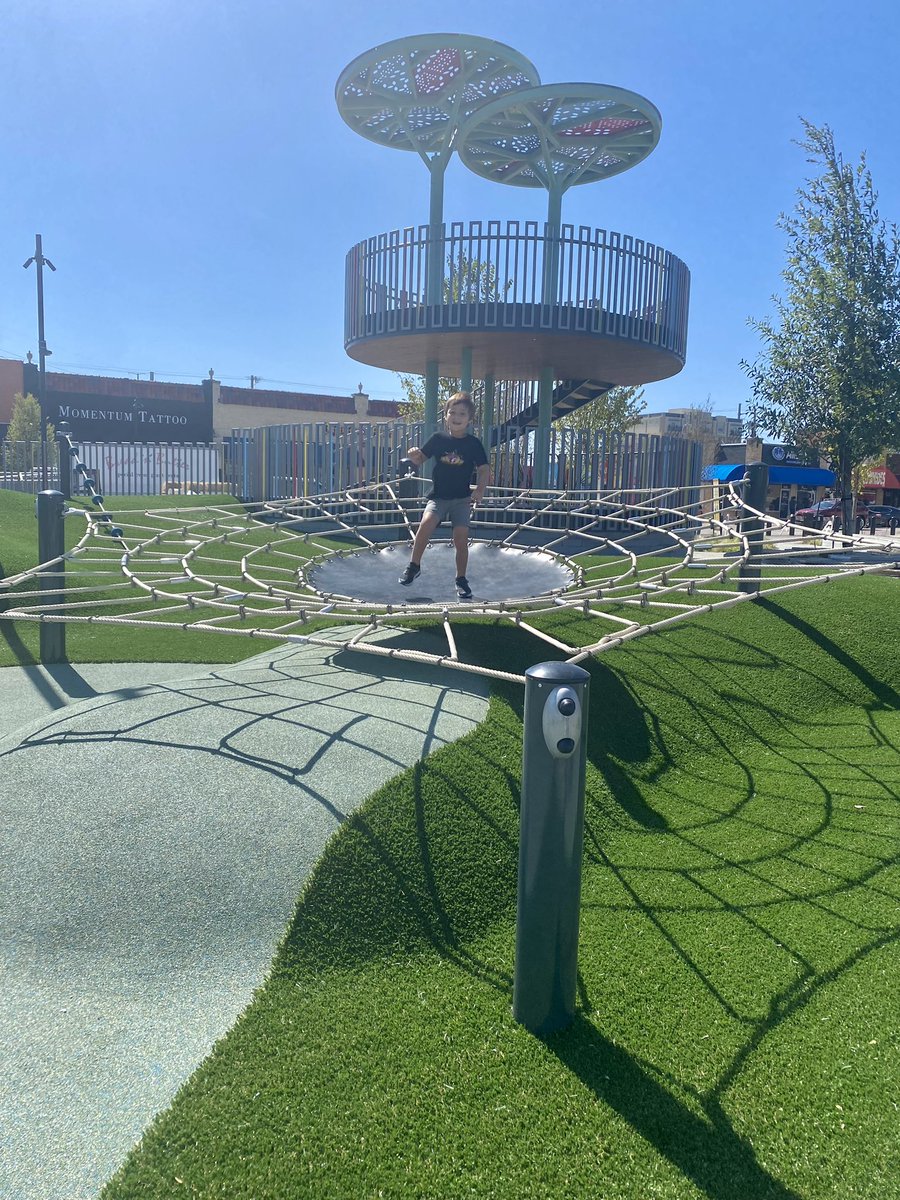 .@garlandtxgov’s new Downtown Square is Brooks approved ✅ Come check it out yourself at our Grand Opening from 10 a.m. - 9 p.m. today, Oct. 14! Live music and family friendly activities all day, plus a drone show and headline concert by LeAnn Rimes this evening! #MyGarland