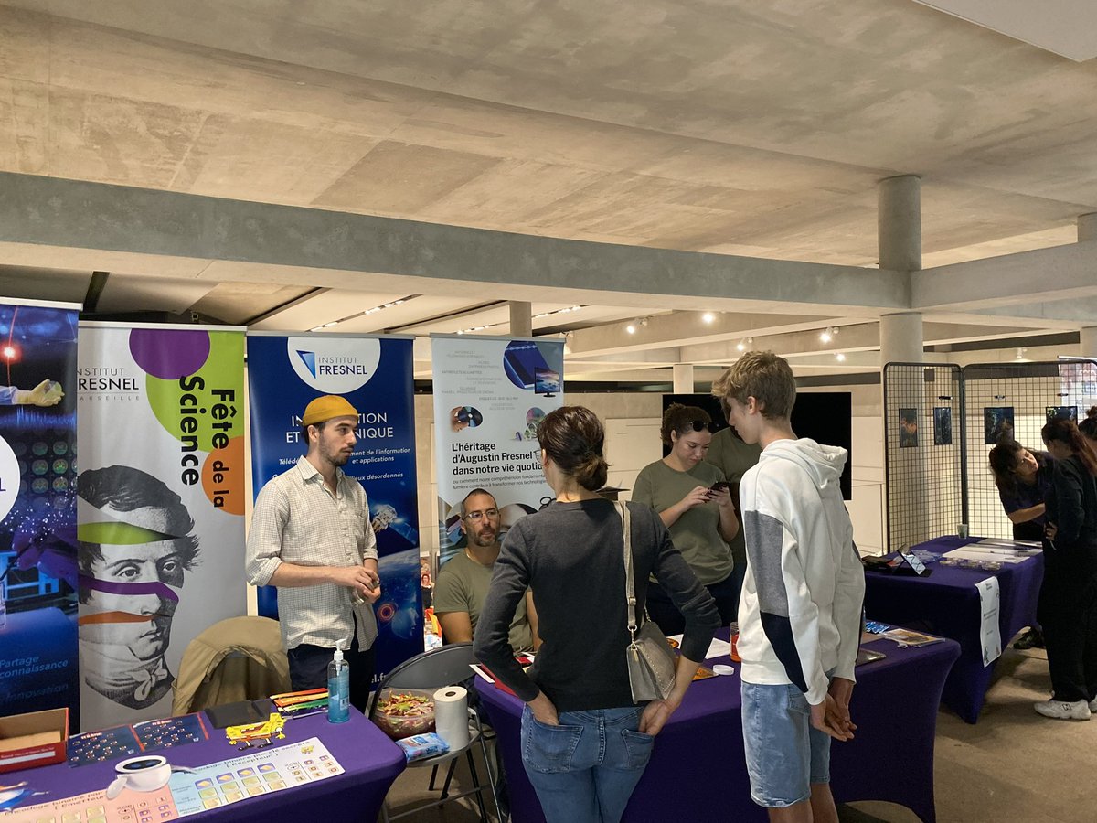 Le Village des Sciences de Marseille est accessible à tous aujourd’hui et demain après la visite des scolaires hier. Venez partager un moment avec nous, échanger avec des chercheurs passionnés et découvrir 2 expériences amusantes
#FDS2023