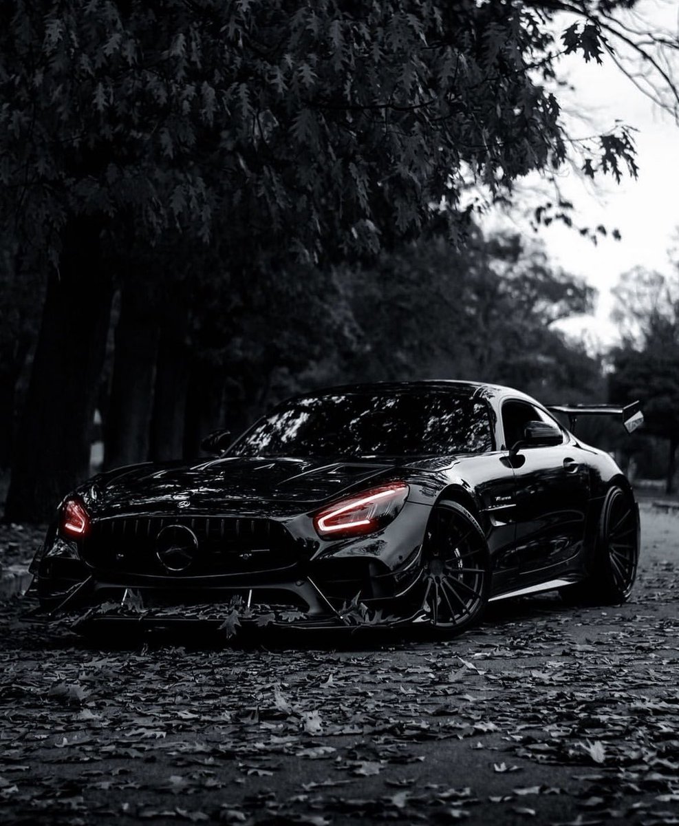 LuxuryCars365's tweet photo. Black Out 🦇 #Mercedes https://t.co/Wee7lasucf