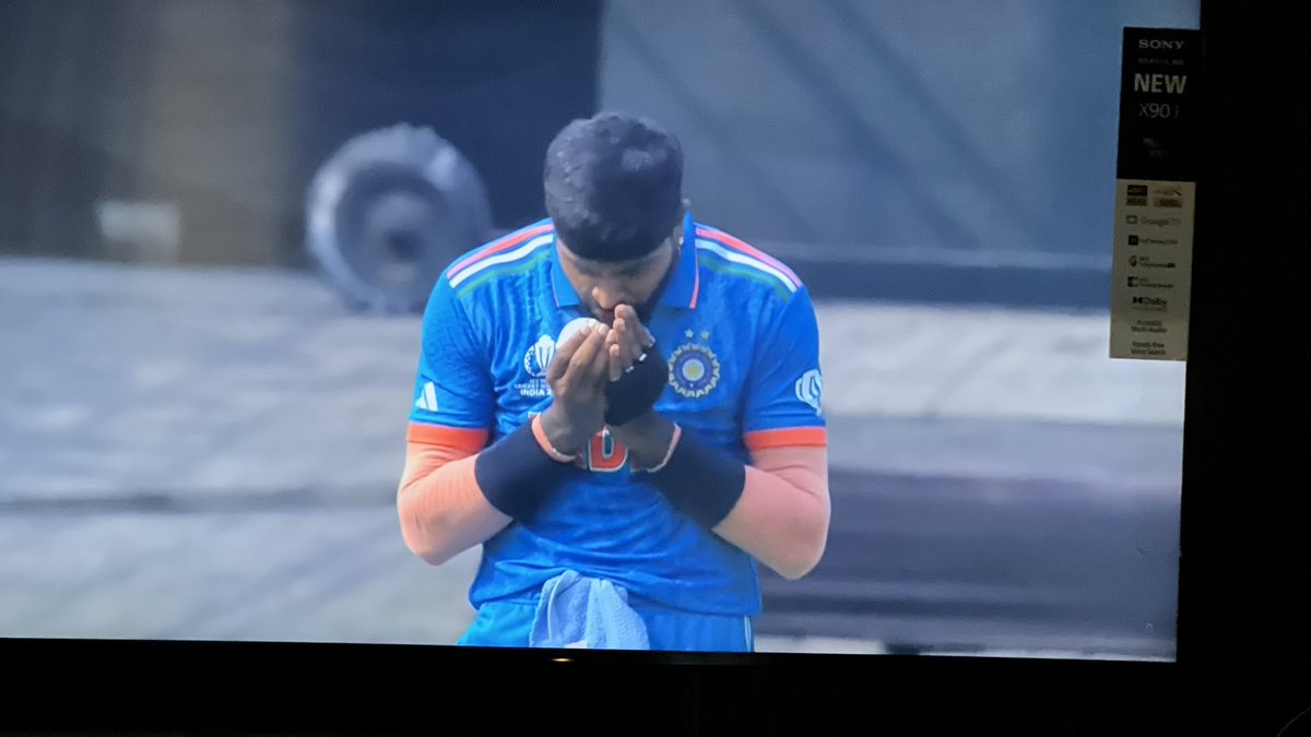 abhi_doifode's tweet photo. Yeh mantra ek bar mujhe mil jaye then it will be over for you all 😤🫡#INDvsPAK #ICCCricketWorldCup #HardikPandya https://t.co/YPsSWg4wyg