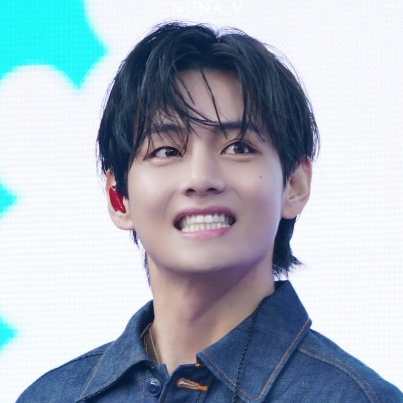 tetispam's tweet photo. taehyung                                                taetae https://t.co/Yg8CCrnWZU