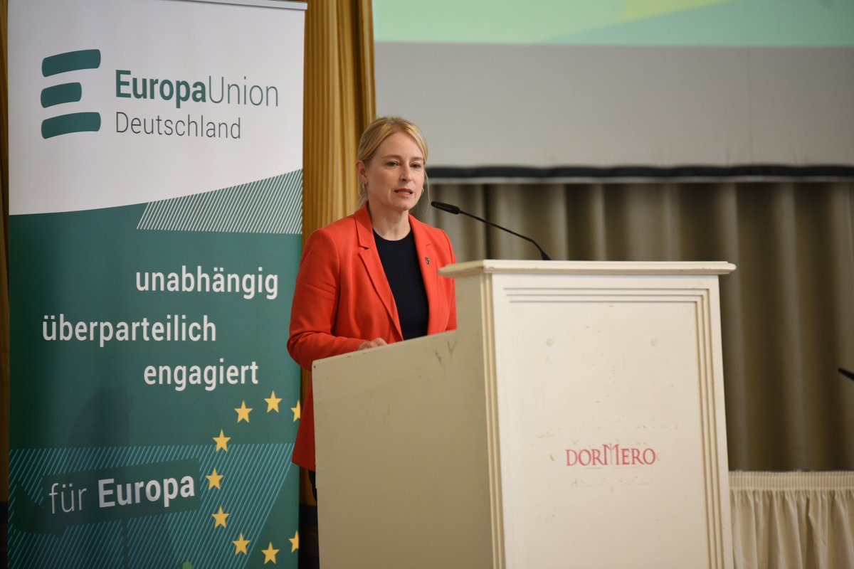 „Sachsen-Anhalt wird auch künftig ein starker Partner für Europa sein“, betonte Europa-StS Simone Großner beim #EUDBuko. Die Europa-Union sei ein wichtiger Partner bei der Aufgabe, Europapolitik im Land zu erklären und besonders auch junge Menschen zu erreichen. #Europawahl2024