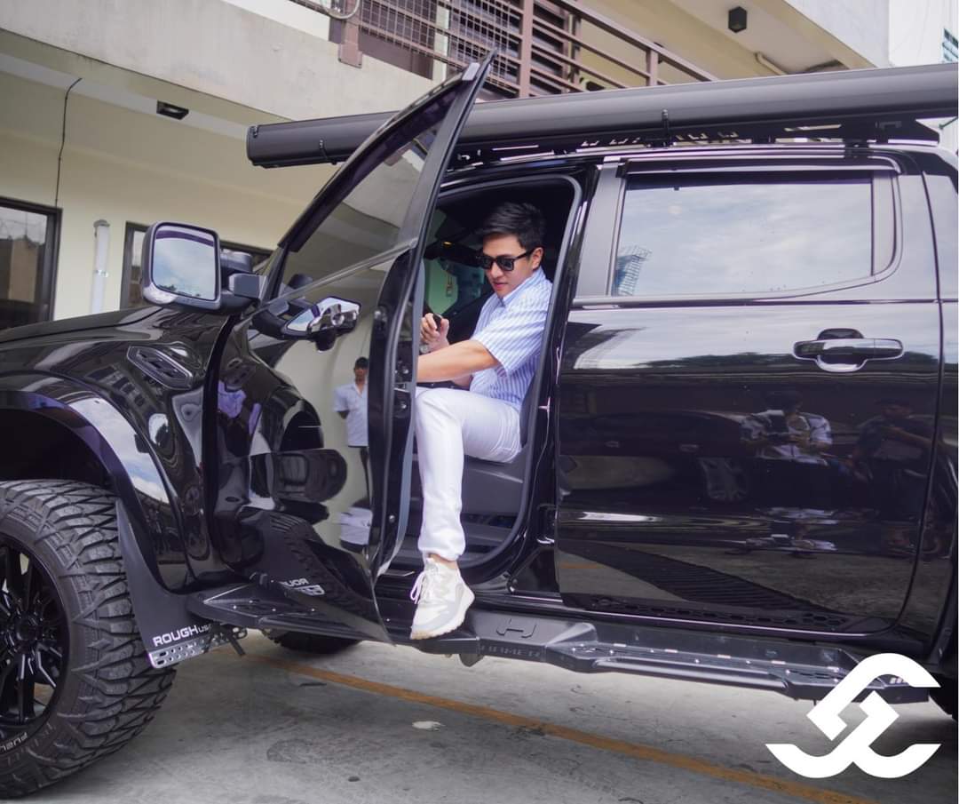 sangrelengmui's tweet photo. BOSS JAK 🥰🥰🥰
#jcessentialsbyjakroberto
#JSEssentials
#JakRoberto @jak_roberto https://t.co/CjOMJuPSnj