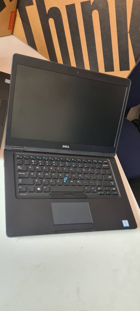 desmondsibanda4's tweet photo. @Chipo_wacho DELL LATITUDE E5480
intel core i5 @2.7ghz 64bit
512gig SSD m2
8gig ram 
Screen display size :14.1" 
Spill-resistant backitWireles:Bluetooth &amp; Wifi
Ctype 5hours
Windows 10pro 
Price:$290
BOXED REFURBISHED NEW 
5MONTHS WARRANTY 
We ofer dlvry services arond harare..
+263 77 7681548 https://t.co/ejHCm0PQEI