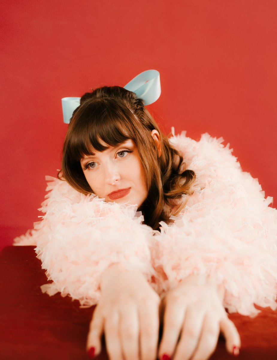 Artist Spotlight: Molly Burch (<a href="/mollyjburch/">Molly Burch</a>)
ourculturemag.com/2023/10/14/art…