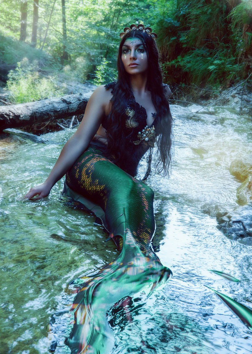 pixelgraphie's tweet photo. First Shootingphoto from my Mermaid Shooting Event 💙
Model // Aida
Photo &amp; Edit // me

insta: pixelgraphie_ 🧜🏻‍♀️📸

#photograghy #austria #fantasyphotograph #fantasy #mermaid #photographer https://t.co/IQoKgYrDY8
