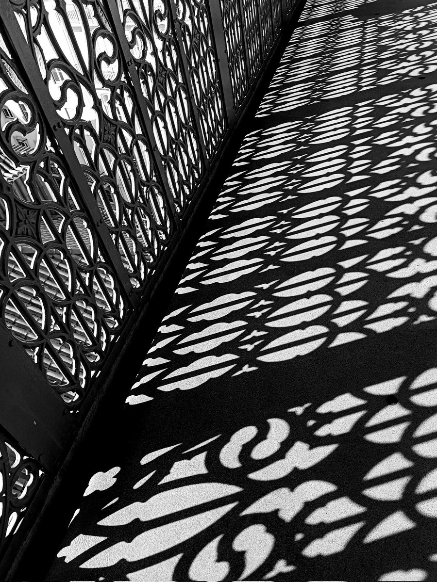 CRFernandes5's tweet photo. Sombras no Elevador de Santa Justa #Lisboa #Lisbon #Portugal #photography https://t.co/CNNJj9aId0