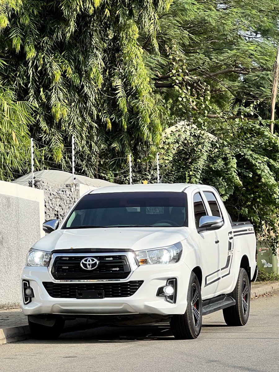 abujacarstand's tweet photo. EXTREMELY CLEAN TOYOTA HILUX 2010 UPGRADED WITH MANUAL TRANSMISSION GOING FOR JUST 12M

📍ABUJA 
📱07033230964 https://t.co/jh64zFS7vI