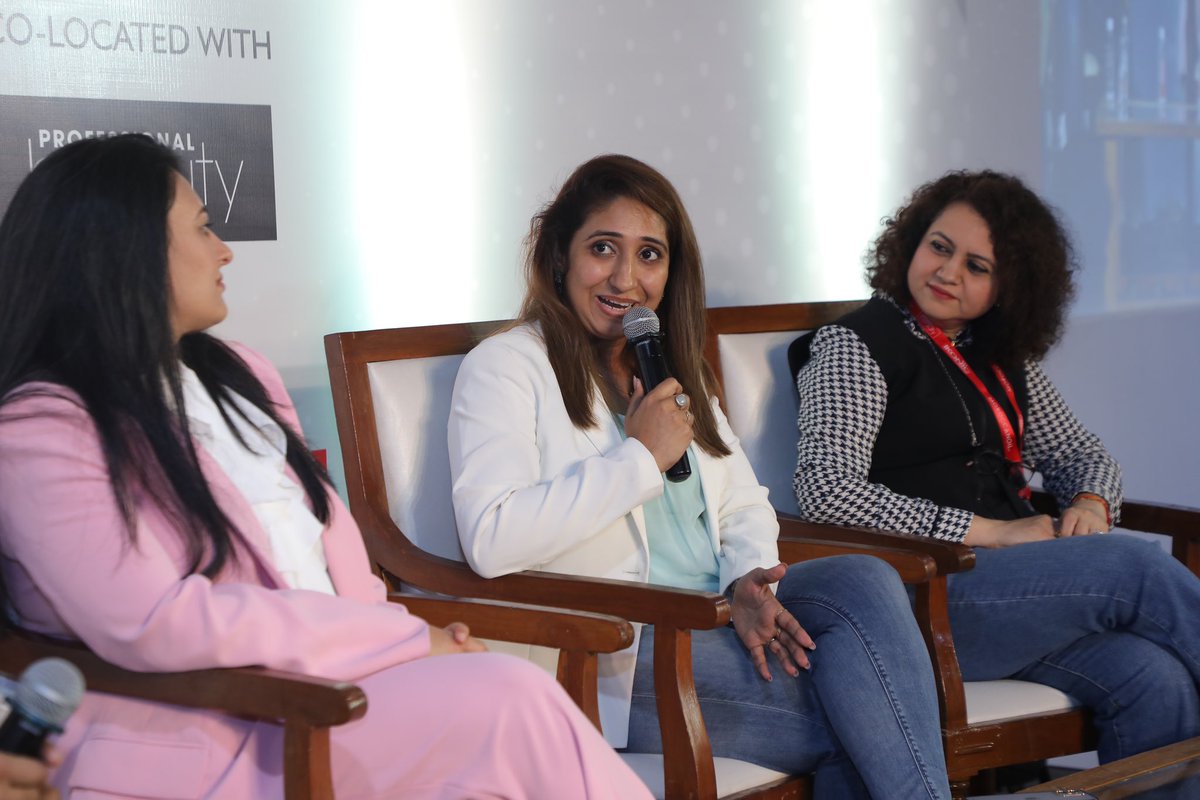 ProBeautyIndia's tweet image. Conference Recap: Drishti Ramchandani, Sneh Koticha, Vaijanti Bhalchandra, and Yashesh Bharwada shared valuable insights on salon product partnerships at SMC 2023 🙌🏻✨

 #salonmanagementcongress #SMC #SMCConference  #SMCRecap #SalonSuccess #ConferenceSession