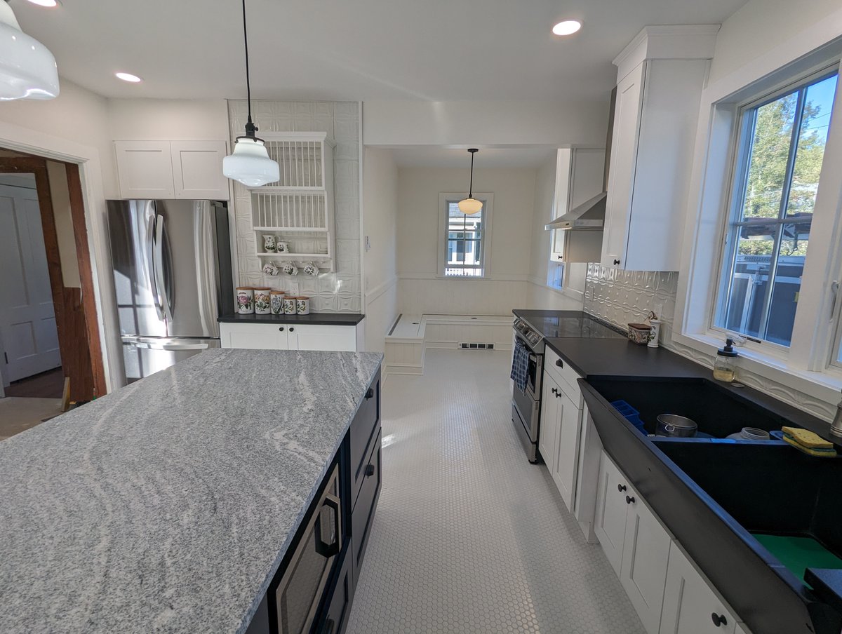 Strong_Builders's tweet photo. Kitchen and Bath Renovation - Westborough MA.  What do you want to build today? #StrongBuilders #KitchenRenovation #KitchenRemodel #BathRemodel #WestboroughMA https://t.co/YNdfHvUNvG
