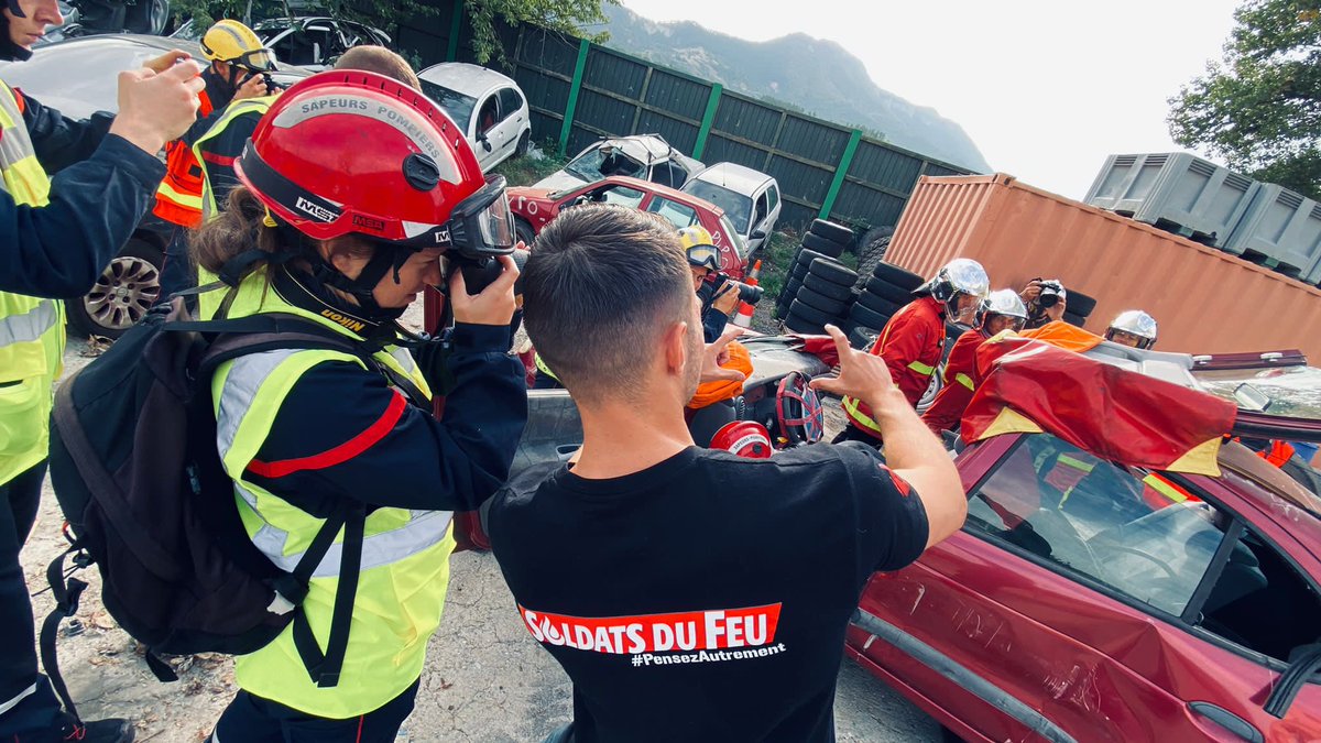 Soldats du Feu - #PensezAutrement tweet media